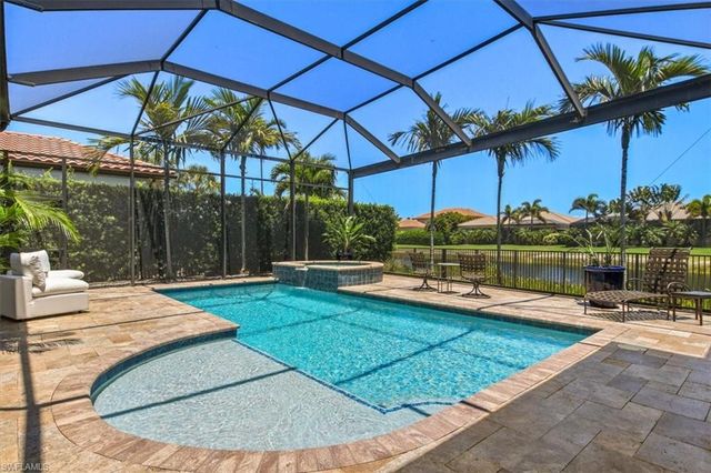 2220 Residence CIR, Naples, FL 34105
