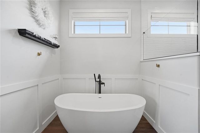 4261 Lakeshore Drive, Basehor, KS 66007