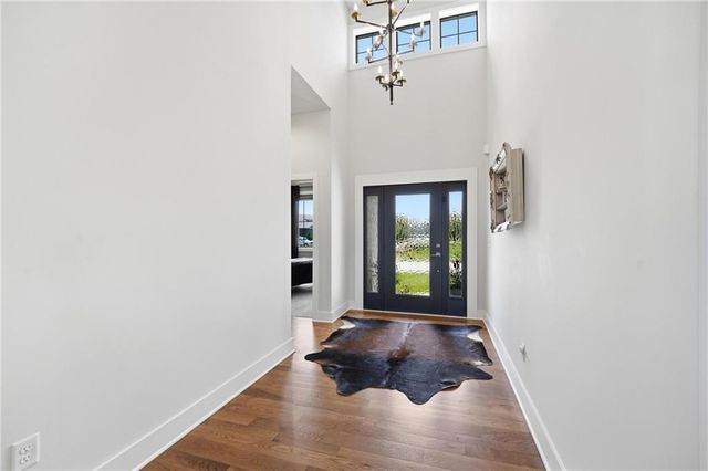 4261 Lakeshore Drive, Basehor, KS 66007