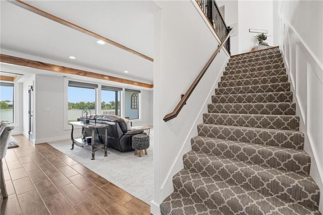 4261 Lakeshore Drive, Basehor, KS 66007