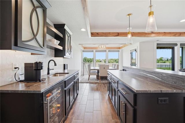 4261 Lakeshore Drive, Basehor, KS 66007