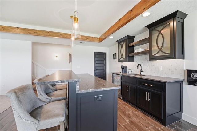 4261 Lakeshore Drive, Basehor, KS 66007