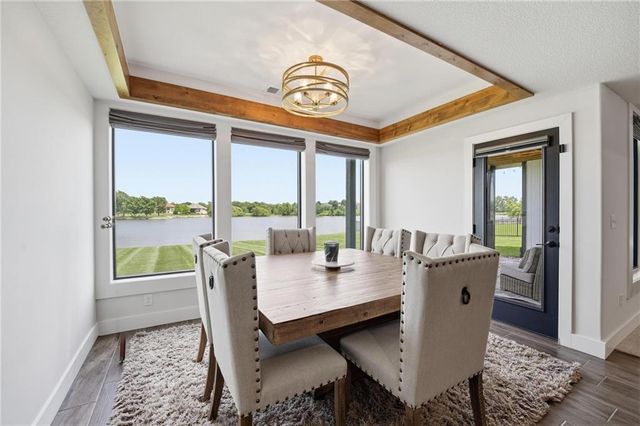 4261 Lakeshore Drive, Basehor, KS 66007