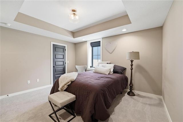 4261 Lakeshore Drive, Basehor, KS 66007