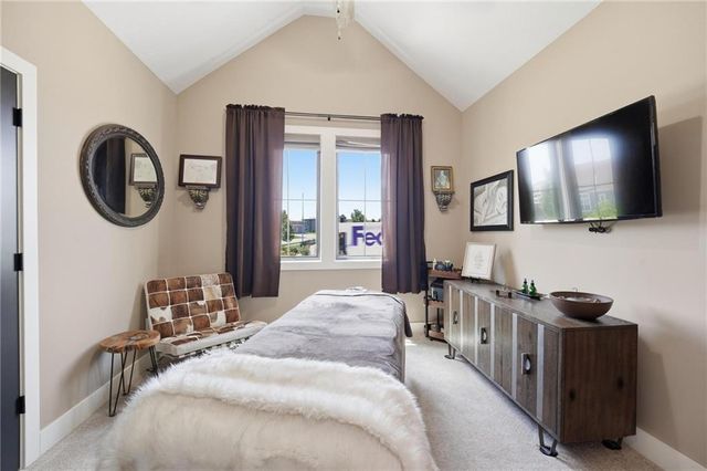 4261 Lakeshore Drive, Basehor, KS 66007