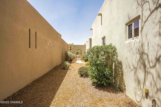 1506 Fairway Village Drive, Las Cruces, NM 88007