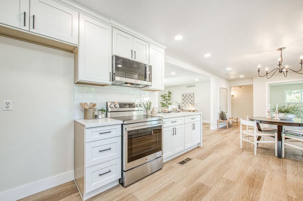 Image 11 of property listing at 6569 N Teilman Avenue, Fresno, CA 93711