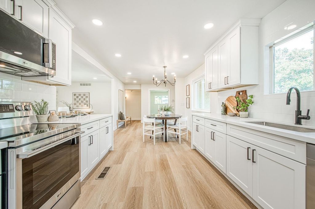 Image 12 of property listing at 6569 N Teilman Avenue, Fresno, CA 93711