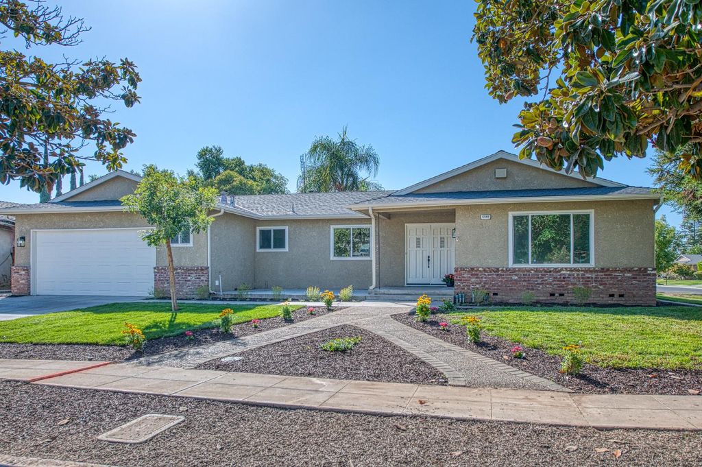 Image 2 of property listing at 6569 N Teilman Avenue, Fresno, CA 93711