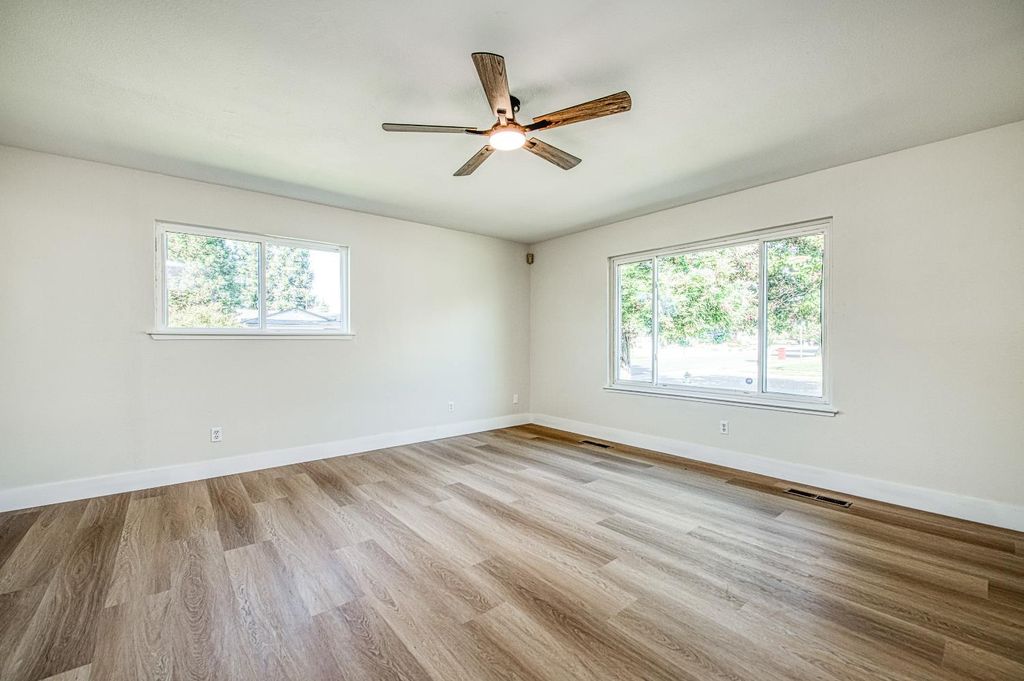 Image 24 of property listing at 6569 N Teilman Avenue, Fresno, CA 93711