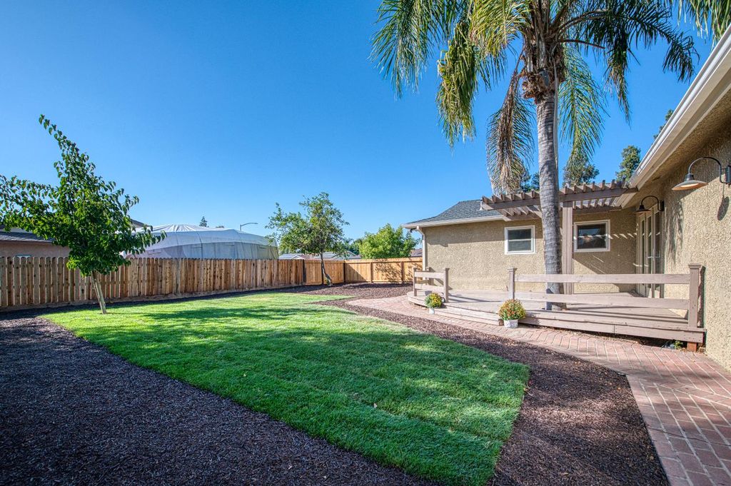 Image 38 of property listing at 6569 N Teilman Avenue, Fresno, CA 93711