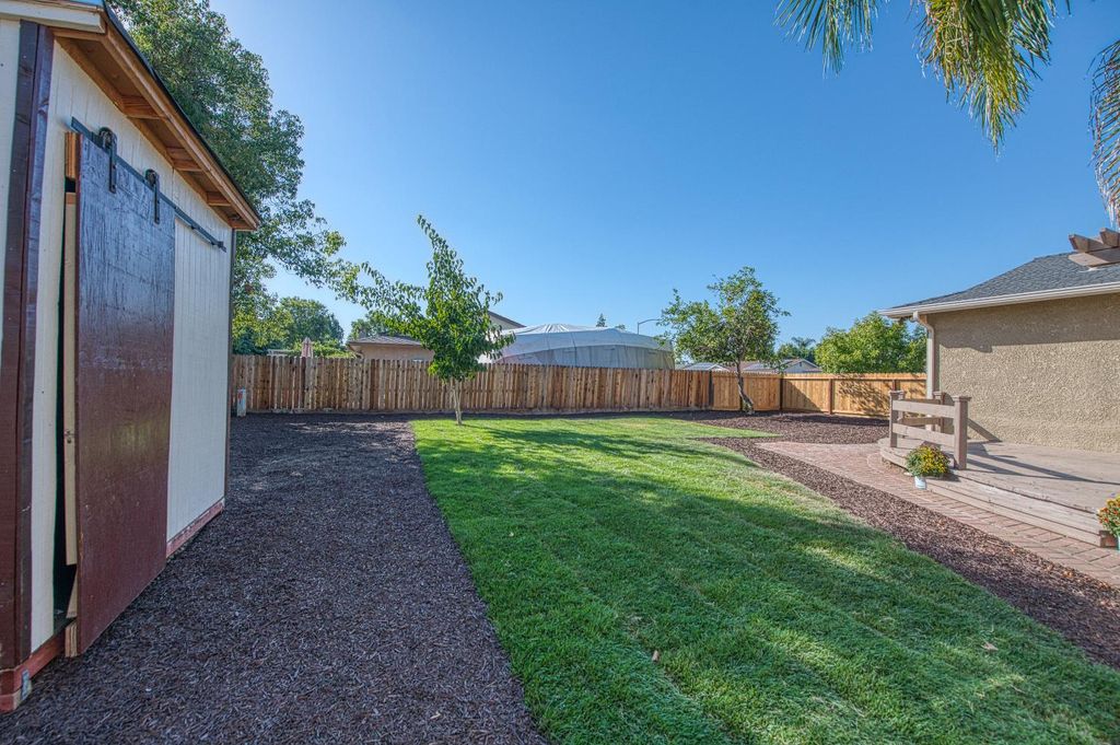 Image 39 of property listing at 6569 N Teilman Avenue, Fresno, CA 93711