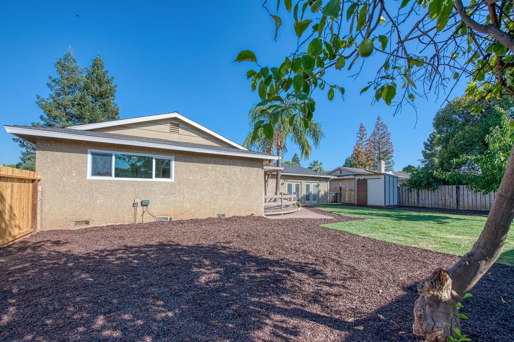Image 42 of property listing at 6569 N Teilman Avenue, Fresno, CA 93711