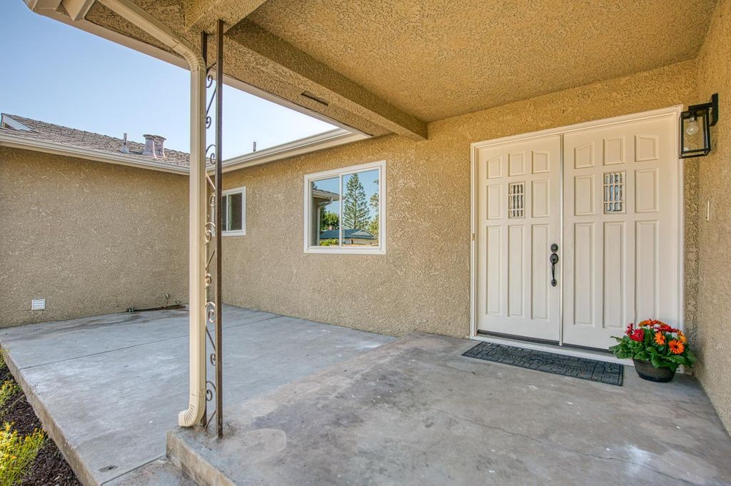Image 5 of property listing at 6569 N Teilman Avenue, Fresno, CA 93711