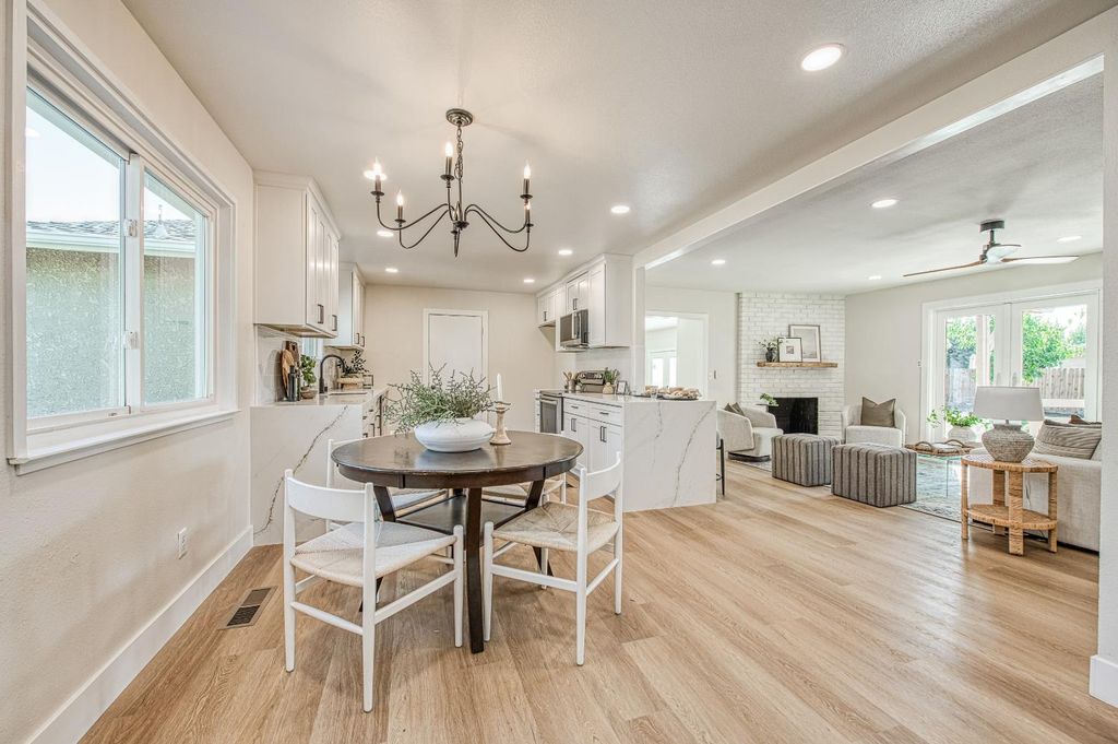 Image 6 of property listing at 6569 N Teilman Avenue, Fresno, CA 93711