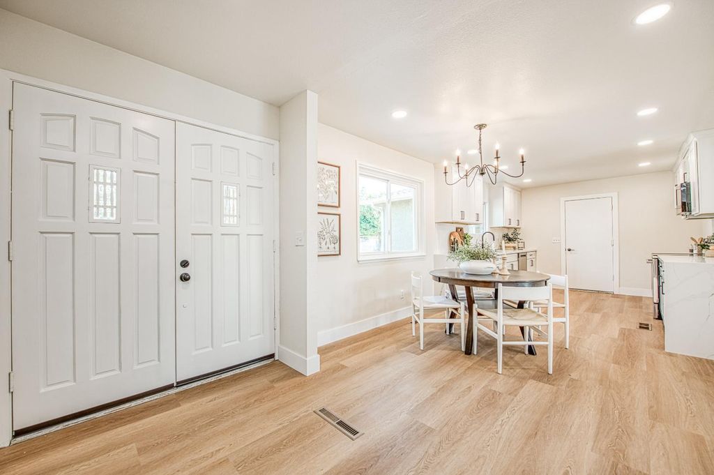 Image 7 of property listing at 6569 N Teilman Avenue, Fresno, CA 93711