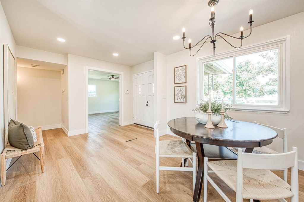 Image 8 of property listing at 6569 N Teilman Avenue, Fresno, CA 93711