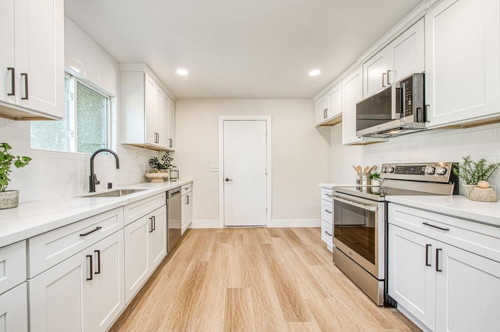 Image 9 of property listing at 6569 N Teilman Avenue, Fresno, CA 93711