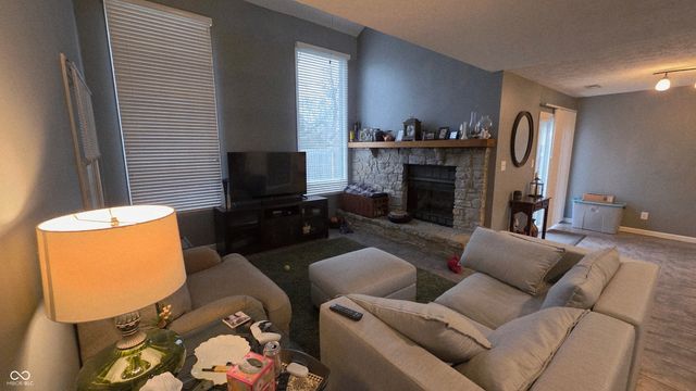 876 Woodcross Court, Avon, IN 46123