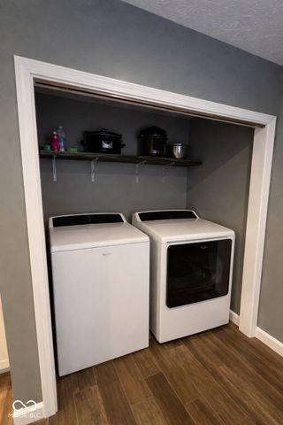 876 Woodcross Court, Avon, IN 46123