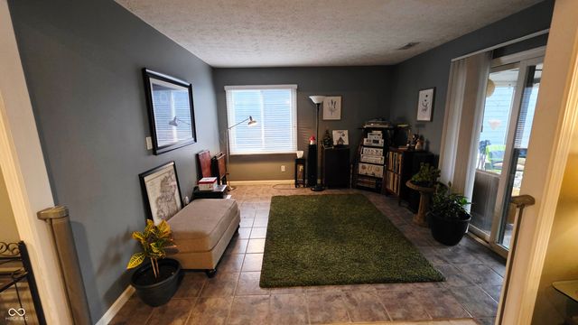 876 Woodcross Court, Avon, IN 46123