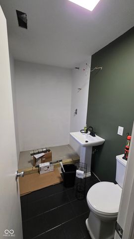 876 Woodcross Court, Avon, IN 46123