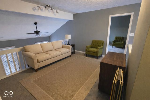 876 Woodcross Court, Avon, IN 46123