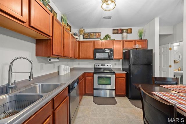 2056 Celebration Park Circle, Belleville, IL 62220