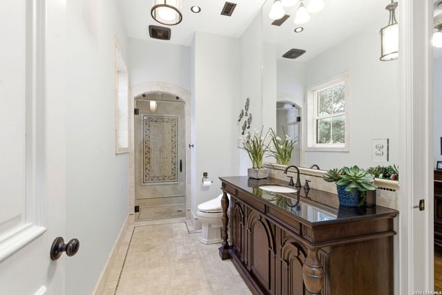 1723 Greystone Rdg, San Antonio, TX 78258