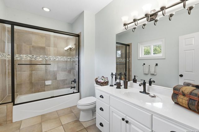 1723 Greystone Rdg, San Antonio, TX 78258
