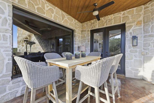 1723 Greystone Rdg, San Antonio, TX 78258