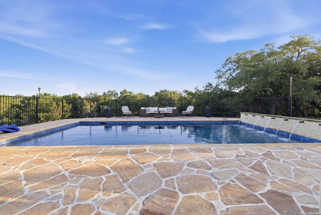 1723 Greystone Rdg, San Antonio, TX 78258