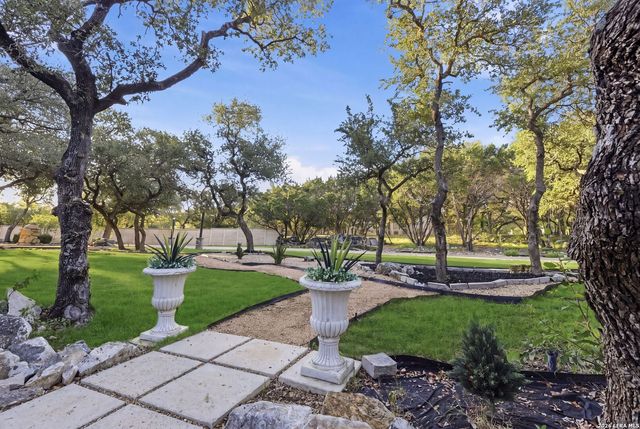 1723 Greystone Rdg, San Antonio, TX 78258
