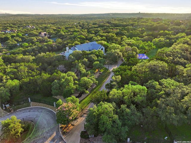 1723 Greystone Rdg, San Antonio, TX 78258