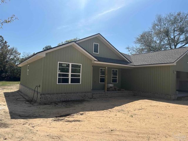 5597 Crestwood Dr, Milton, FL 32583