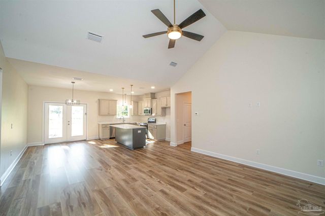 5597 Crestwood Dr, Milton, FL 32583