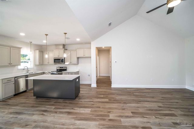 5597 Crestwood Dr, Milton, FL 32583