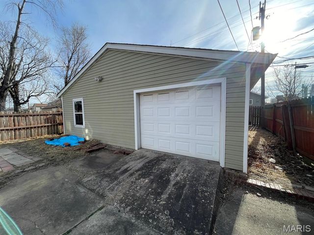 2208 Iowa Street, Granite City, IL 62040