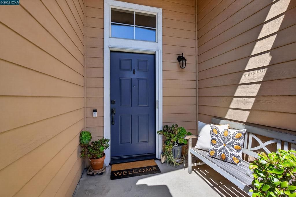 Image 3 of property listing at 549 Burdick Dr, Bay Point, CA 94565