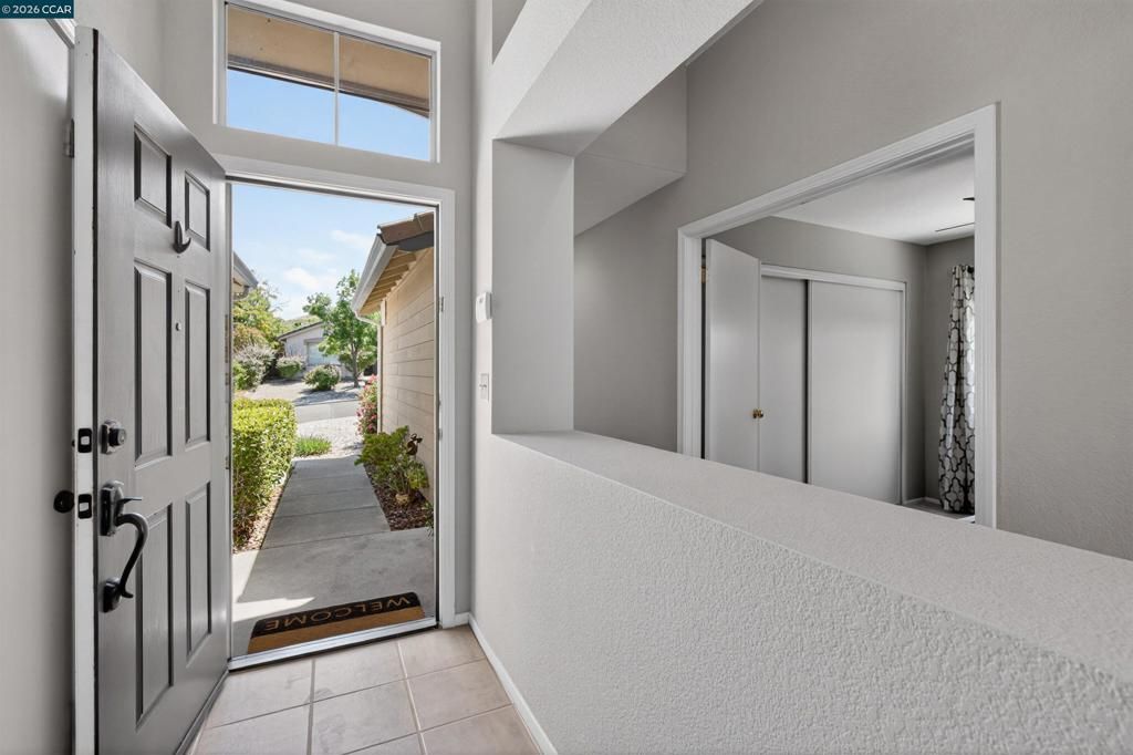 Image 4 of property listing at 549 Burdick Dr, Bay Point, CA 94565