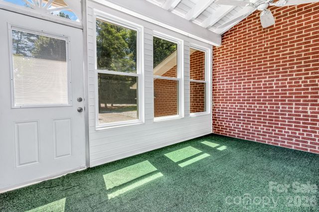 907 W Blue Ridge Road, East Flat Rock, NC 28726