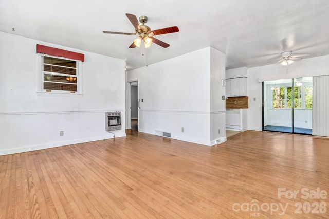 907 W Blue Ridge Road, East Flat Rock, NC 28726