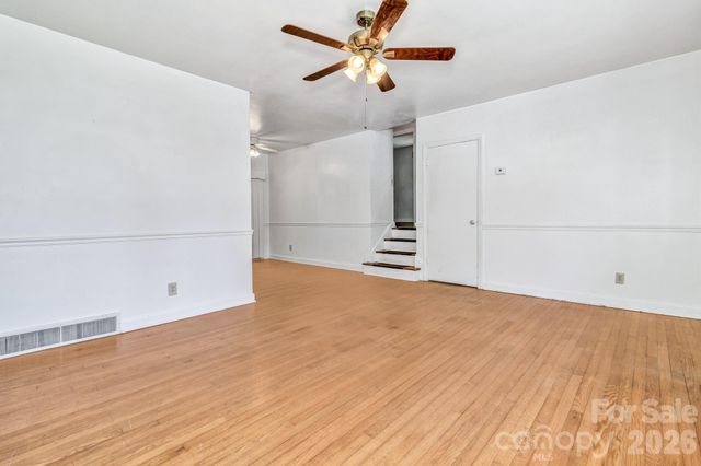 907 W Blue Ridge Road, East Flat Rock, NC 28726