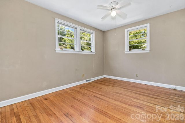 907 W Blue Ridge Road, East Flat Rock, NC 28726