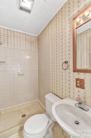 907 W Blue Ridge Road, East Flat Rock, NC 28726