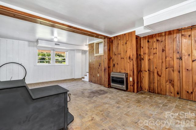 907 W Blue Ridge Road, East Flat Rock, NC 28726