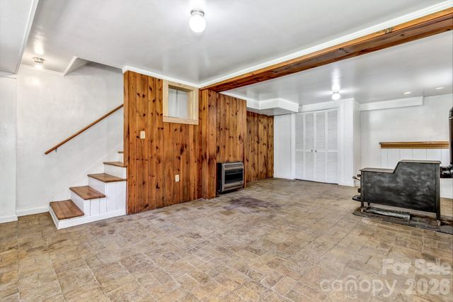 907 W Blue Ridge Road, East Flat Rock, NC 28726