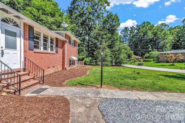 907 W Blue Ridge Road, East Flat Rock, NC 28726