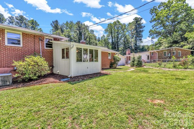 907 W Blue Ridge Road, East Flat Rock, NC 28726