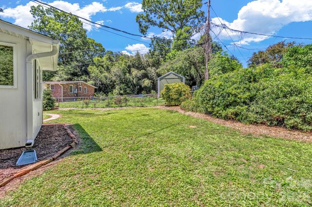 907 W Blue Ridge Road, East Flat Rock, NC 28726